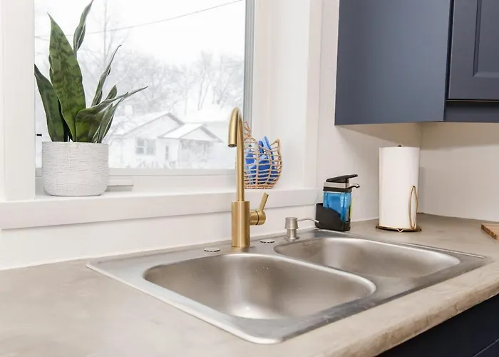New Remodeled Townhome In