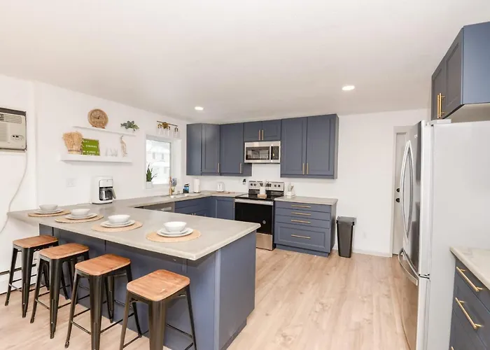 New Remodeled Townhome In Fargo